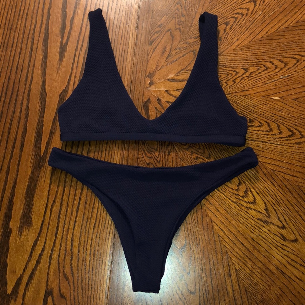 Navy bikini